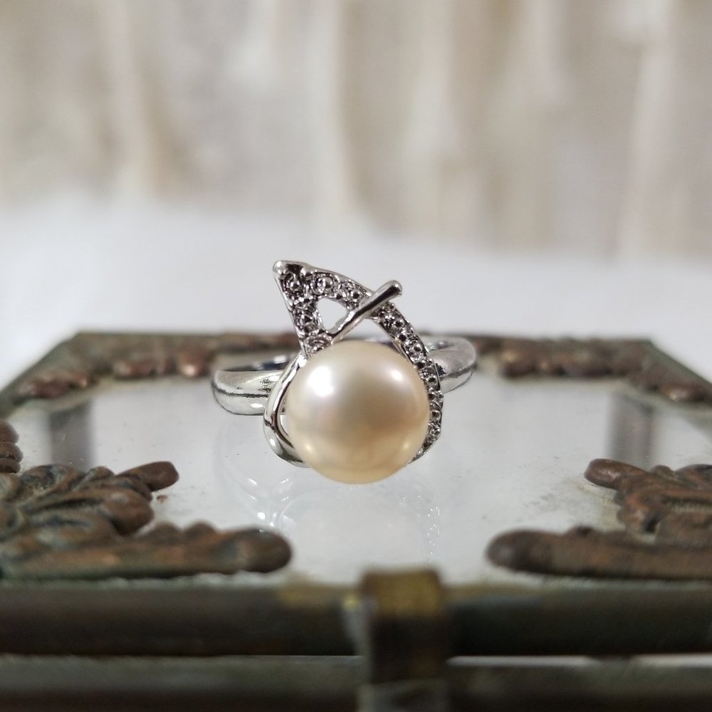 nwot 8.5mm Saltwater Pearl Silver Ring / adj 6.5